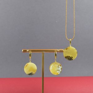 Gintariniai auskarai su pakabuku – gamtos įkvėpta elegancija - Image 3