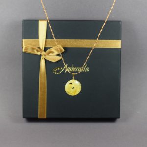 Natūralus gintaro pakabukas – paprastumas ir elegancija - Image 4