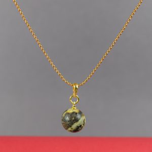 Elegantiškas gintarinis pakabukas – gamtos grožis - Image 1