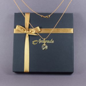 Elegantiškas gintarinis pakabukas – gamtos grožis - Image 3