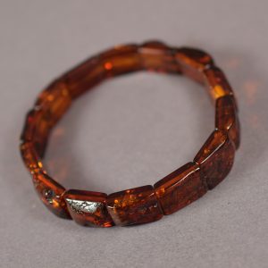 Rankų darbo gintaro apyrankė su gamtos prisilietimu - Image 2