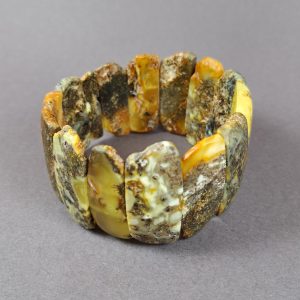 Išskirtinė Plati Gintarinė Apyrankė – Natūrali Elegancija - Image 3
