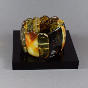 Plati gintarinė apyrankė iš naturalios formos gintaro gabalėlių - Image 3
