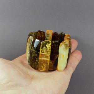 Plati gintarinė apyrankė iš natūralios formos gintaro gabalėlių - Image 3