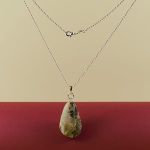 Gintarinis pakabukas „Žemės dvelksmas“ su elegantiška grandinėlė - Image 4