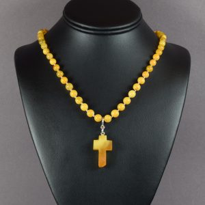 Gintarinis Kryželis Pakabukas su gintariniu vėriniu – Išskirtinis Papuošalas ✝️ - Image 3