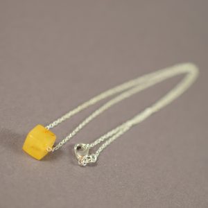 Minimalistinis gintarinis pakabukas - Image 3