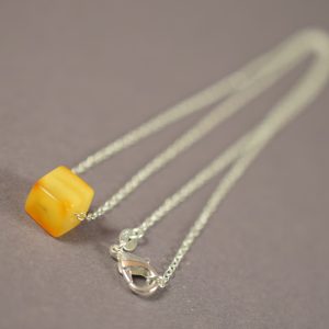 Minimalistinis gintarinis pakabukas - Image 3