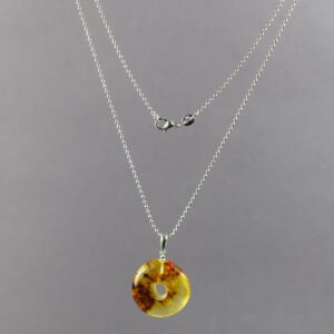 Gintarinis pakabukas tipo Donut su sidabrine grandinėle ✨ - Image 3