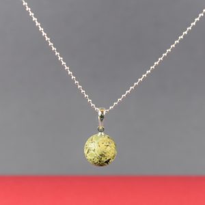 Gintarinis rutuliuko formos pakabukas su elegantiška grandinėle - Image 2