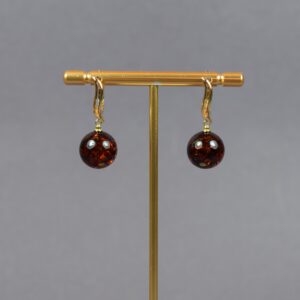Gintaro auskarai su paauksuotomis detalėmis „Vyšninė elegancija“ - Image 3