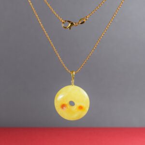 Gintarinis pakabukas „Pieno Saulė“ su paauksuota grandinėle - Image 1