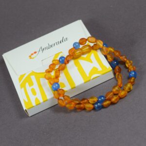 🧡 Vaikiški gintariniai karoliai su spalvotais akmenukais (38 cm) - Image 3