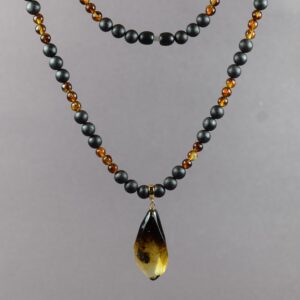 Gintariniai karoliai su pakabuku „Amber Contrast“ ✨ - Image 4